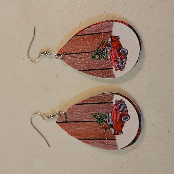 Vintage red truck buffalo plaid earrings - Picture 3 of 4